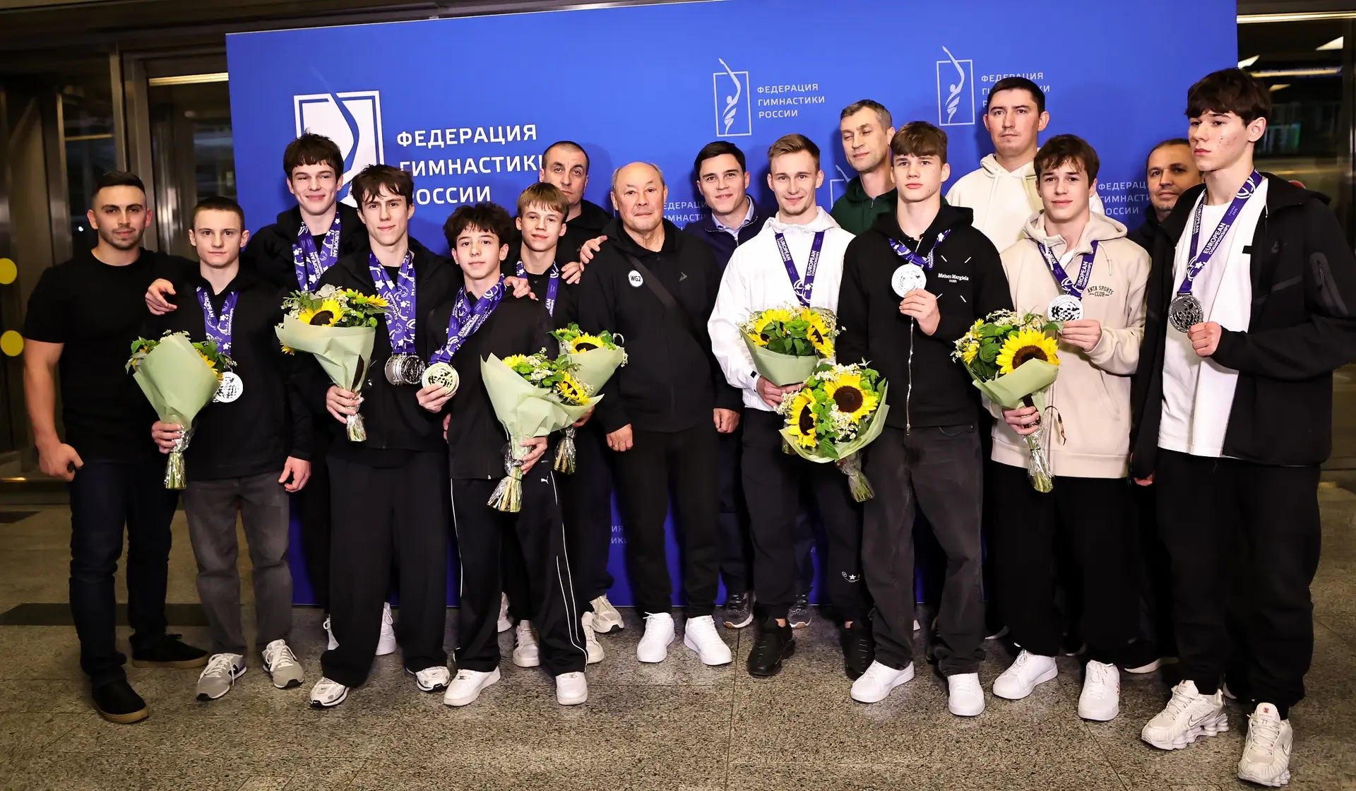 🇷🇺 ПРОДОЛЖАЕМ ПРАЗДНОВАТЬ ДОМА!