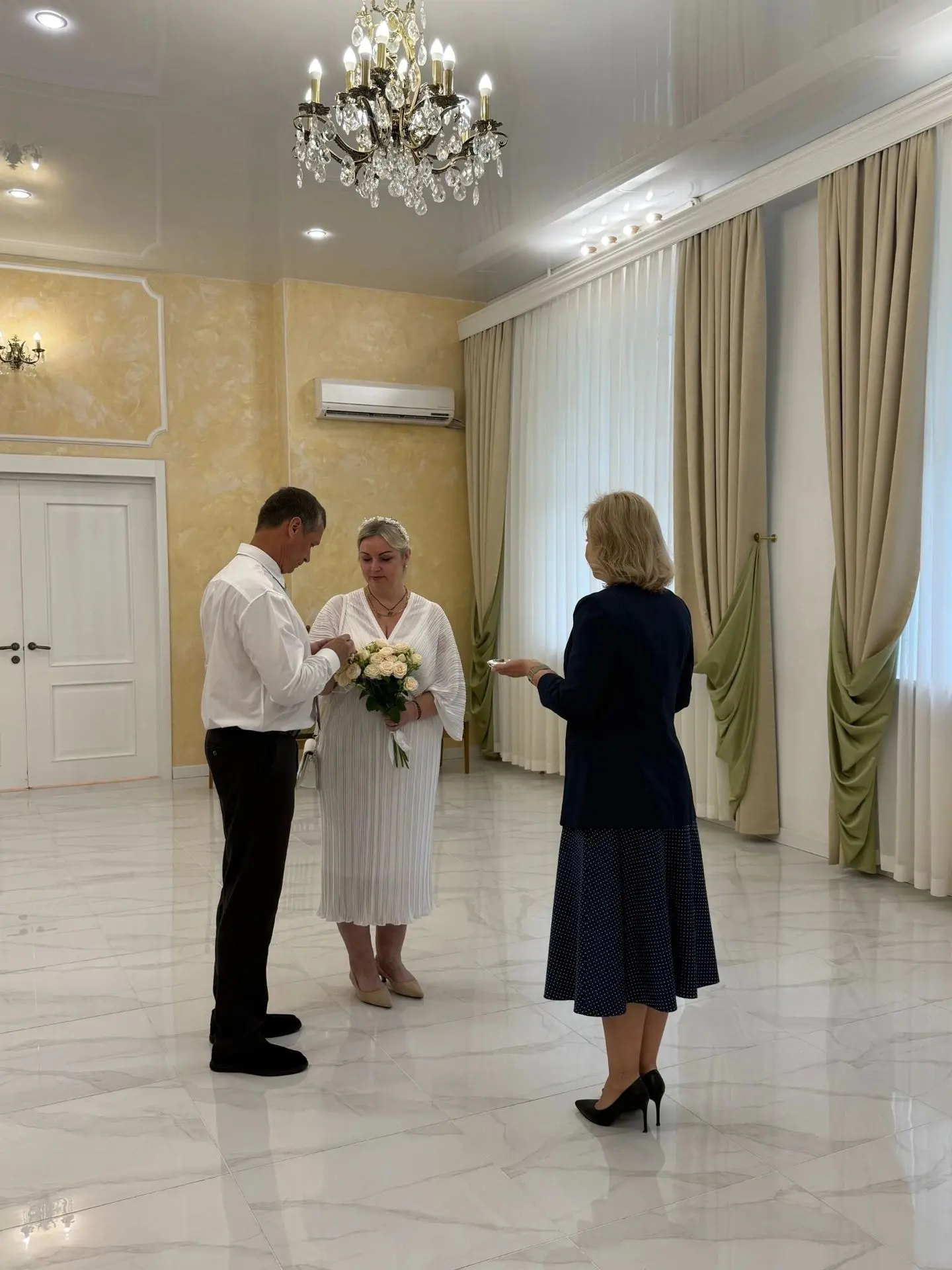 В Кировском ЗАГСе состоялось трогательное событие — чествование двух юбилейных пар:
💞Кудрявцевых Ол
