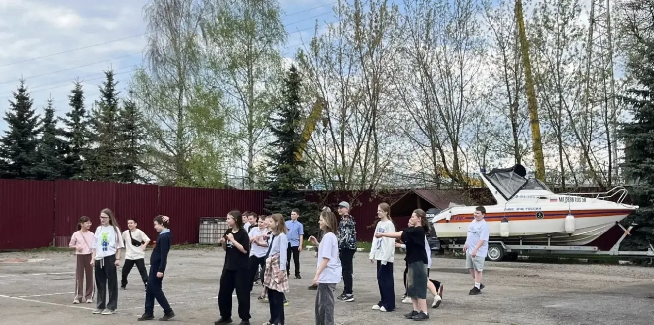 Сегодня учащиеся 5Б и 5М классов посетили «День открытых дверей» в пожарно-спасательной части №40 🚒 