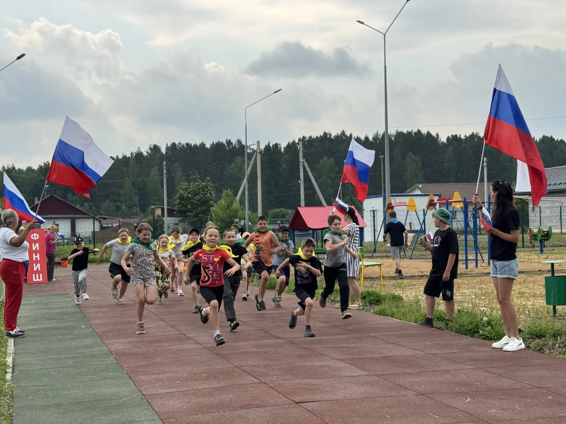 🎉 С наступающим Днём России! 🇷🇺