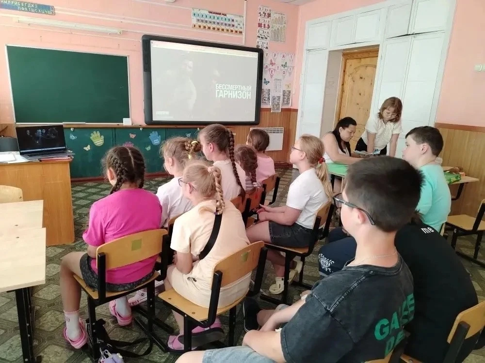 15 июня воспитанники летнего оздоровительного лагеря «Отряд 112» приняли участие в акции, посвященно