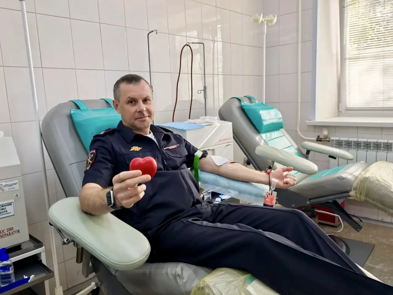 Начальник ОМВД Минусинска дарит вам улыбку и призывает стать донором 🩸