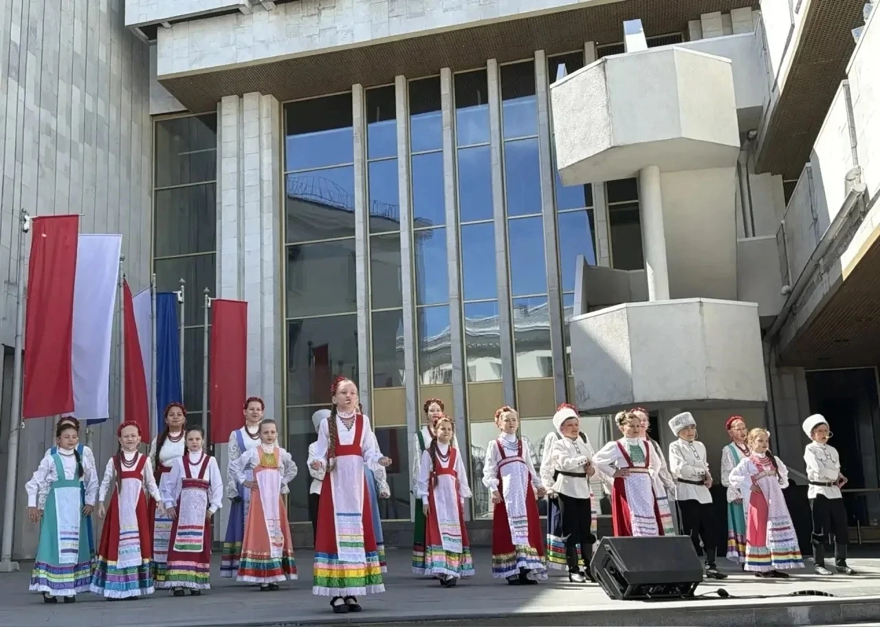 Учащиеся ДДТ "Союз" участники праздничного концерт «Я люблю тебя, Россия» в ТТК "Карнавал"✨️

Образц