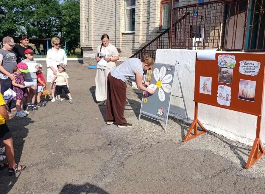 В нашем дошкольном подразделении ГБОУ ЛНР «Нагольно-Тарасовский УВК им. В.Ф. Субботина» прошёл досуг