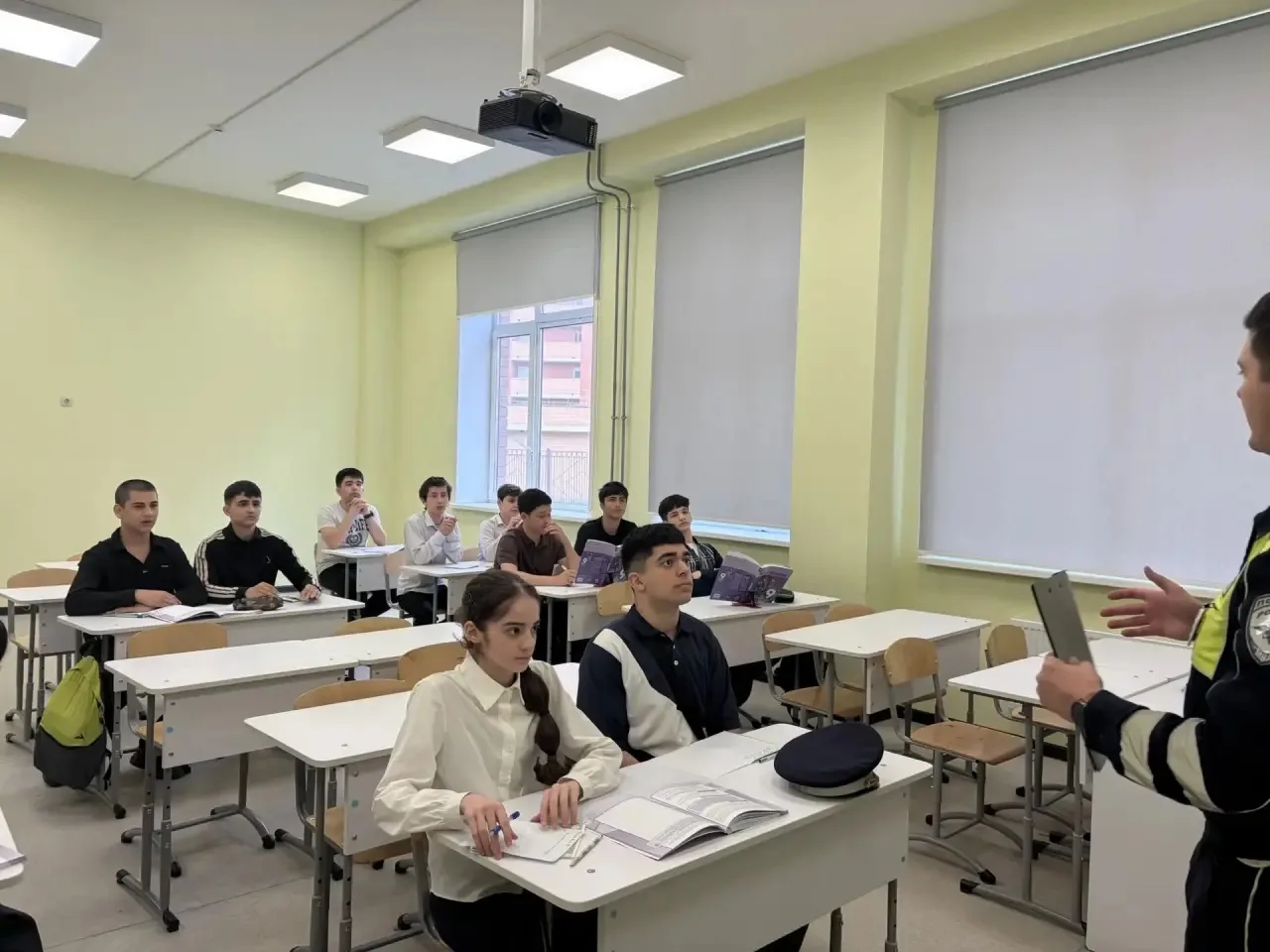 Безопасность превыше всего! 🚦  Сегодня в преддверии летних каникул для наших ребят прошел важный «Ур