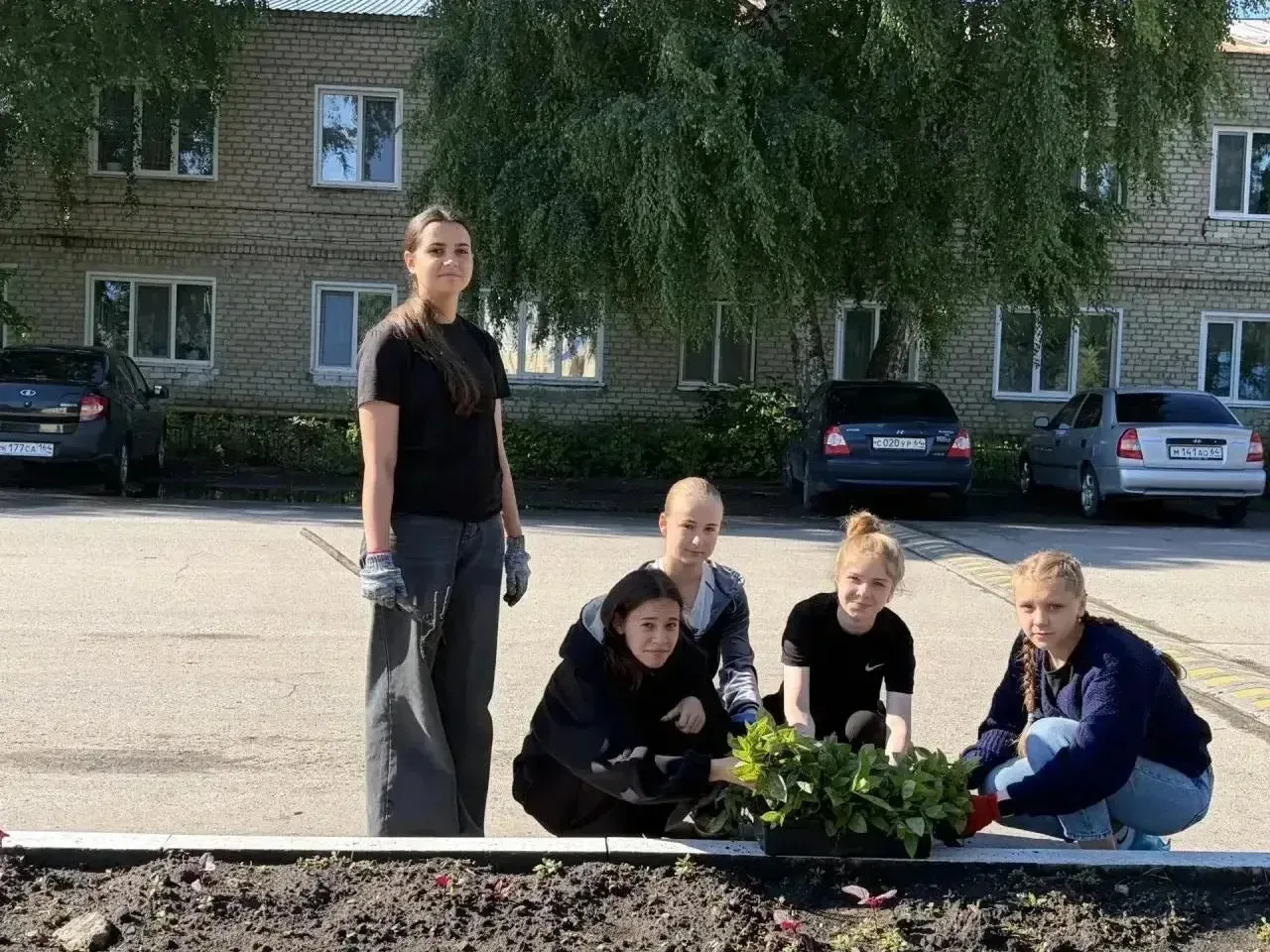 🇷🇺В преддверии Дня памяти и скорби наши учащиеся  присоединились к всероссийской акции «Цветы памя