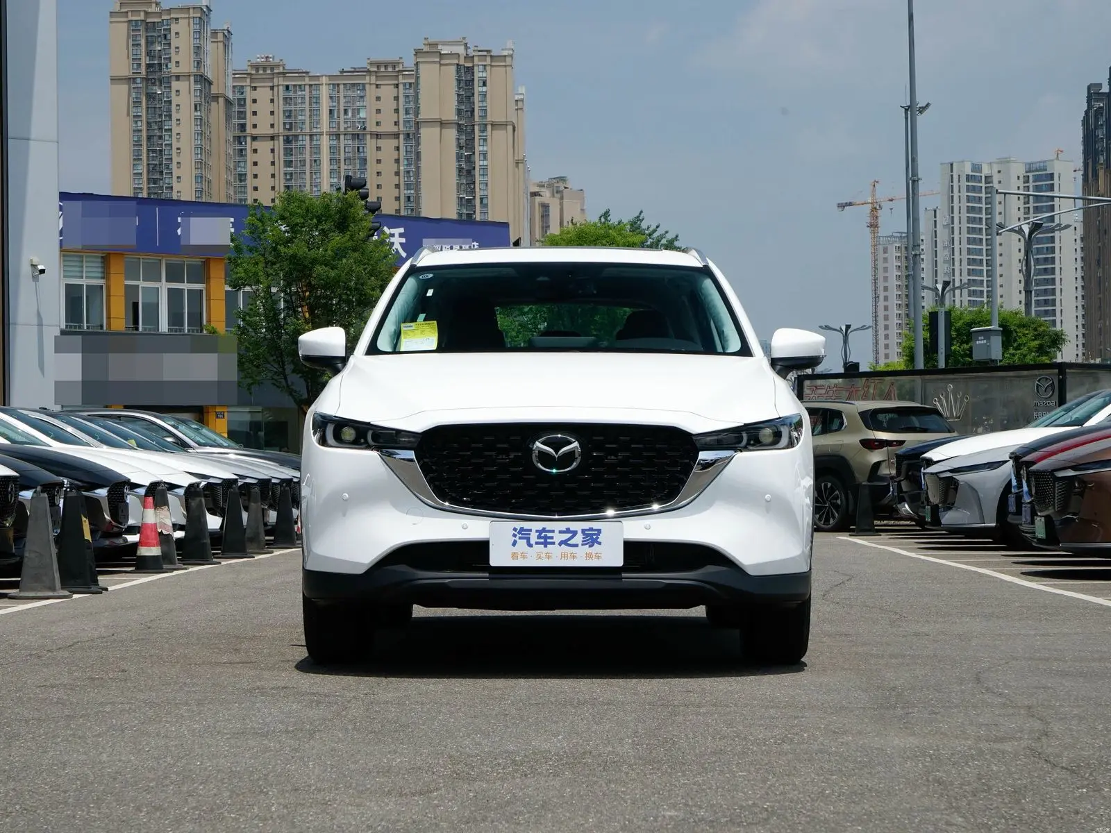 🚘 новые MAZDA CX-5.  Двигатель 2,0L, 155 л.с, АКПП, привод передний.