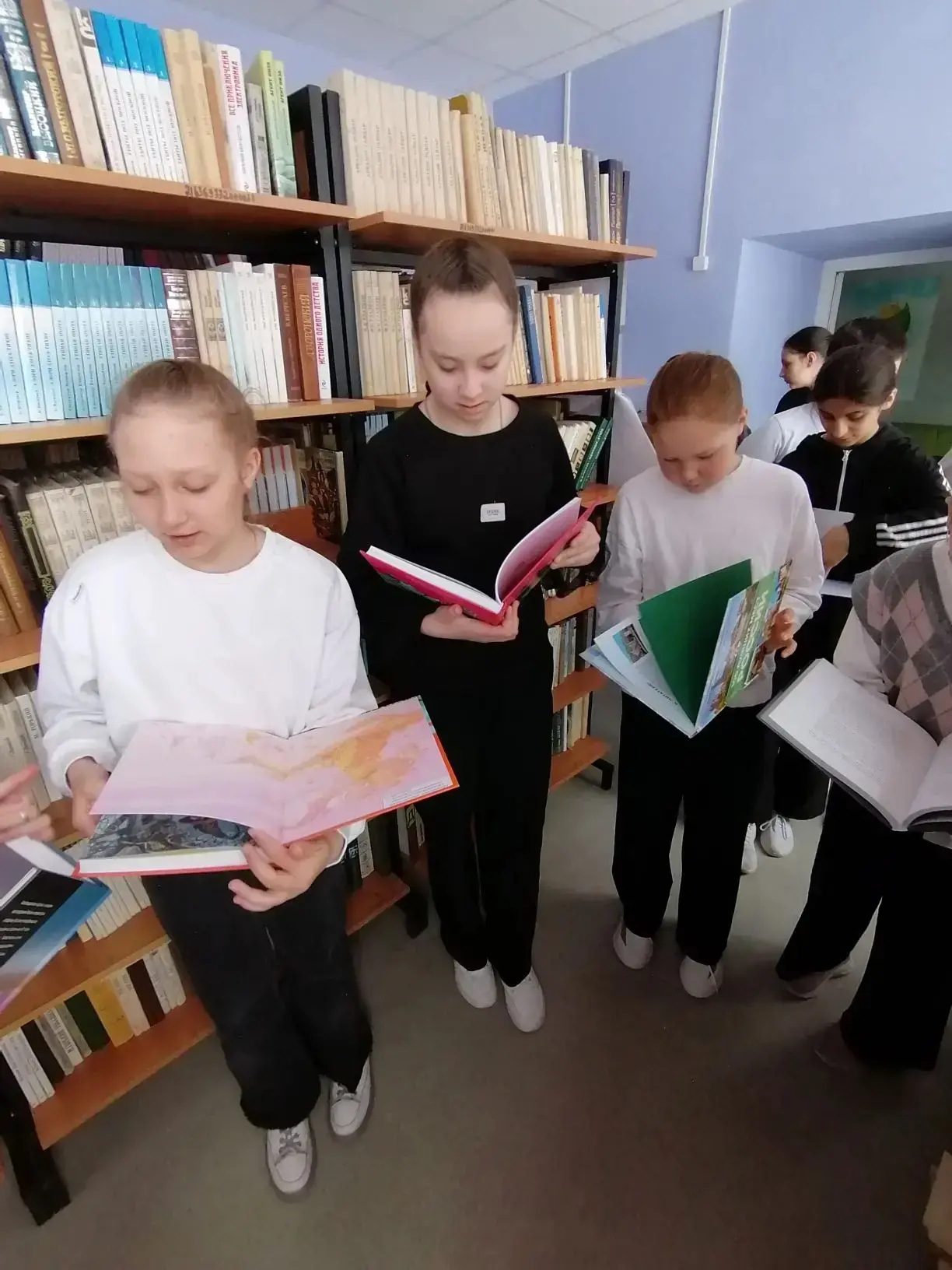 📚 В мире книг: библиотечный урок к Всемирному дню книги