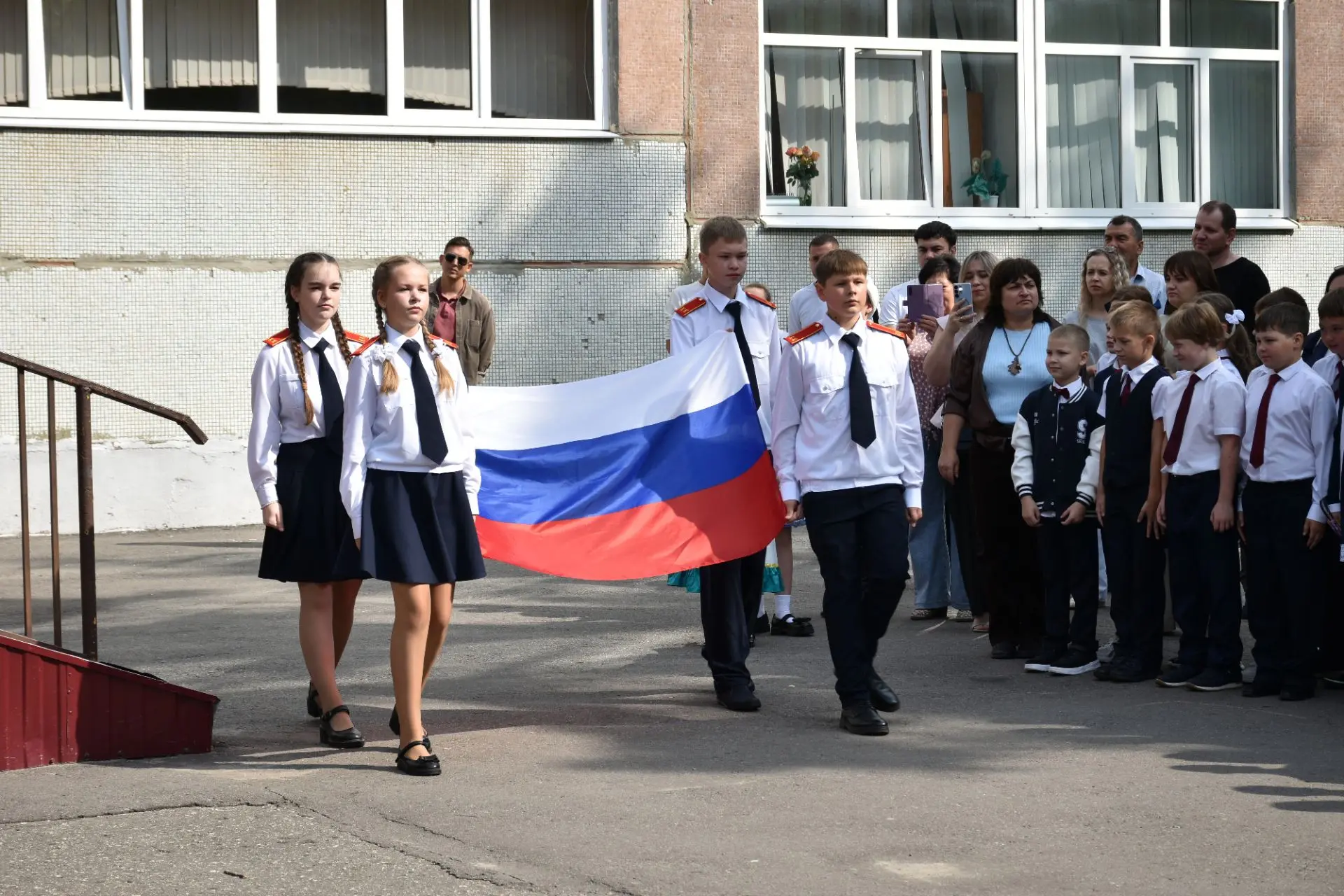 Сотрудники следственного управления СК России по Пензенской области поздравили учащихся