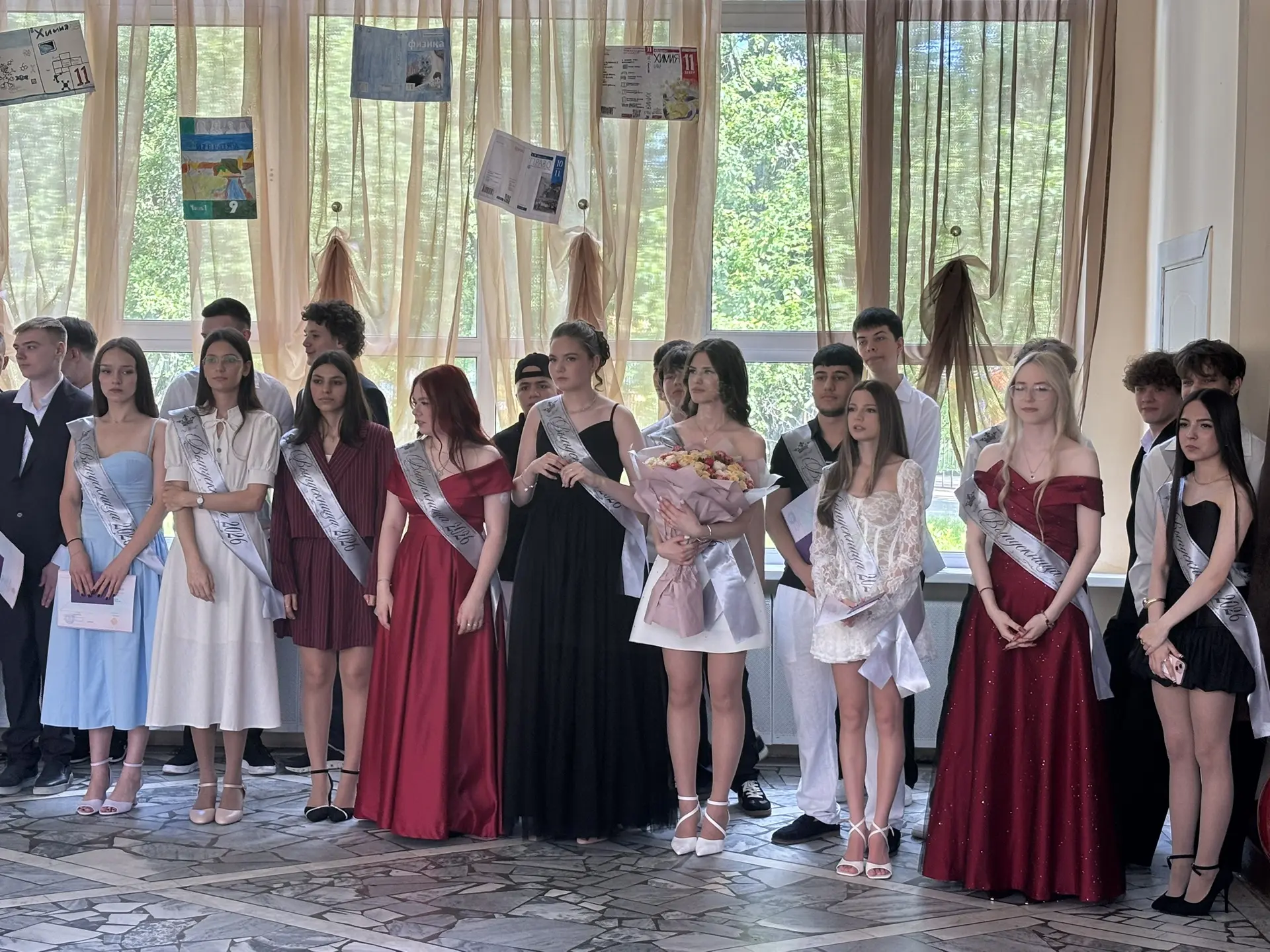 🎓 Сегодня в нашей школе состоялась торжественная церемония вручения аттестатов об основном общем об