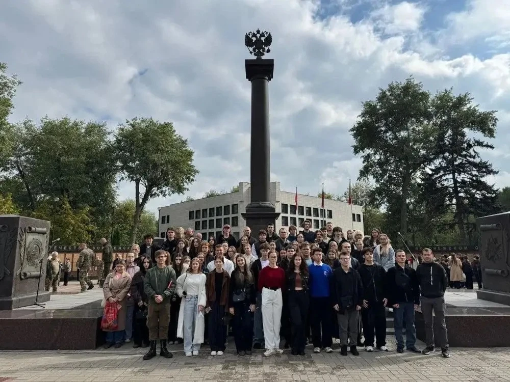 В Воронеже у Музея-диорамы прошла одна из самых трогательных патриотических акций года ...