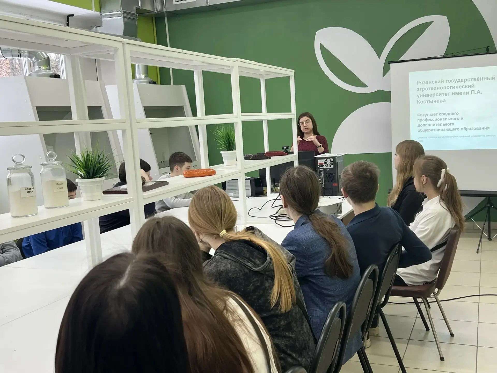 🚀 Куда пойти после 9 класса? С этим вопросом теперь точно разобрались ученики 8Д! 🚀  На прошлой неде