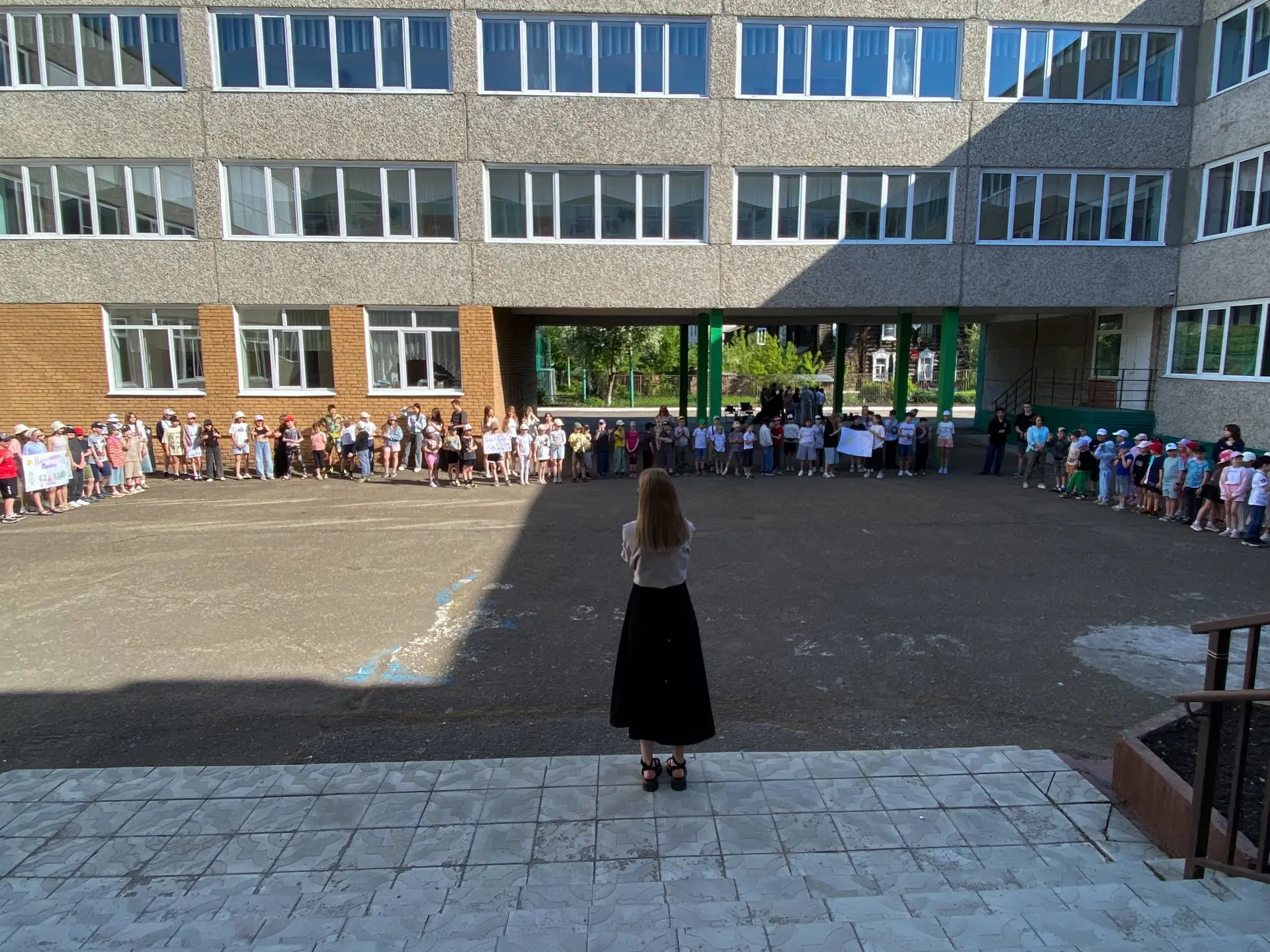 🌞 Вот и пролетел второй день в нашем пришкольном лагере «Солнышко»! Утро началось с бо...