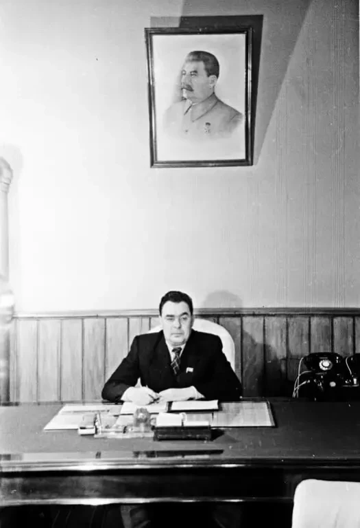 Л. И. Брежнев на посту 1-го секретаря Запорожского обкома КП(б)У. 1947 год.