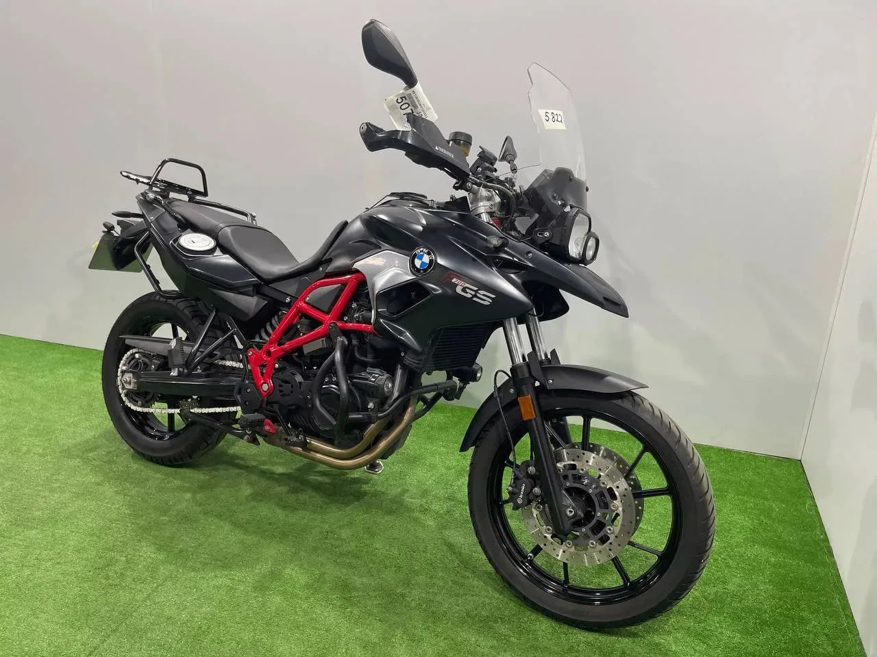 BMW F700GS в наличии во Владивостоке  Характеристики:  - 2016 год - объем 800 см3 - Аукцион BDS - оц
