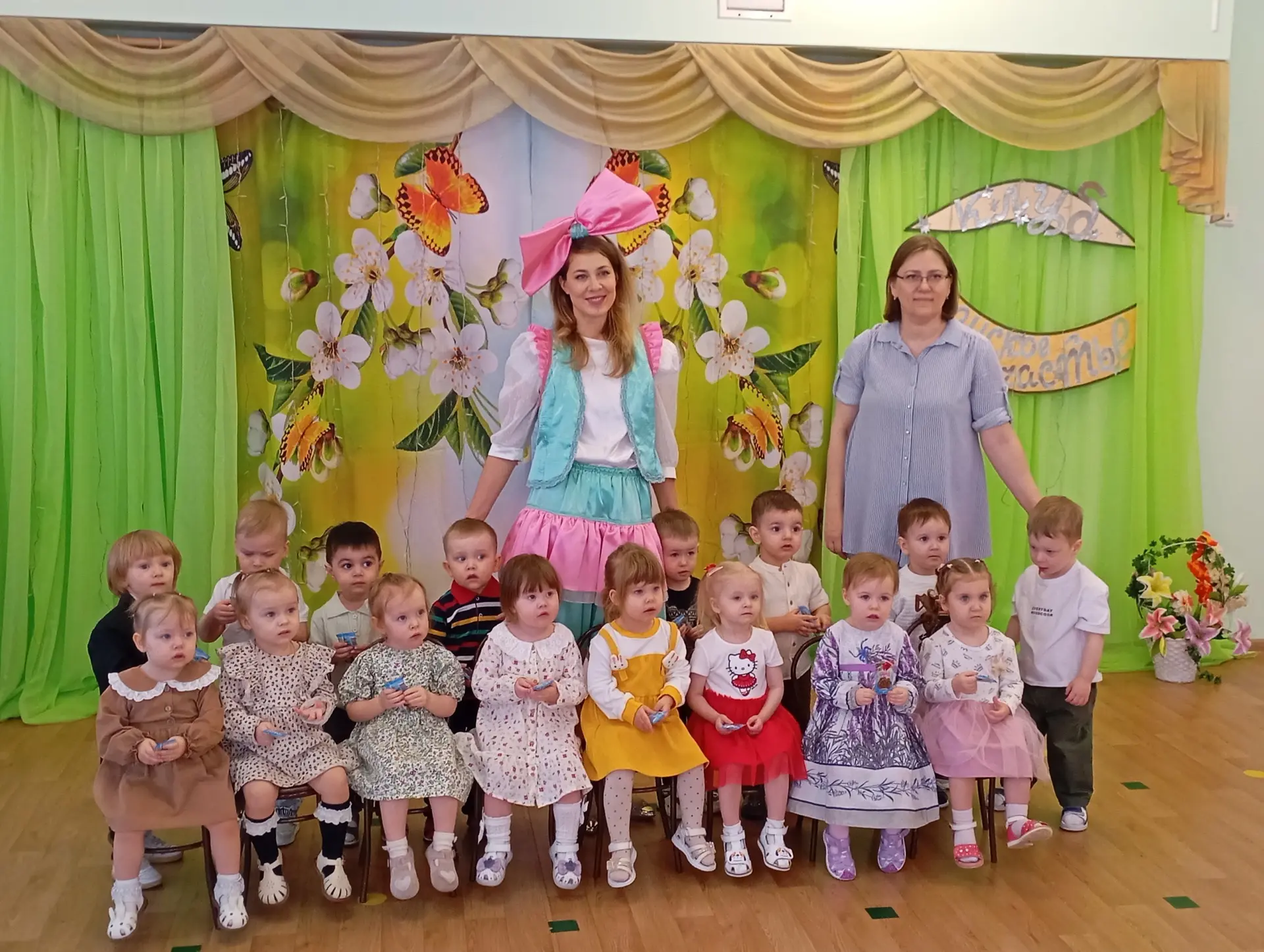 💐"Весенние утренники"🎉 Ребята ЦРР 25 окунулись в атмосферу весеннего волшебства!  В музыкальном зале