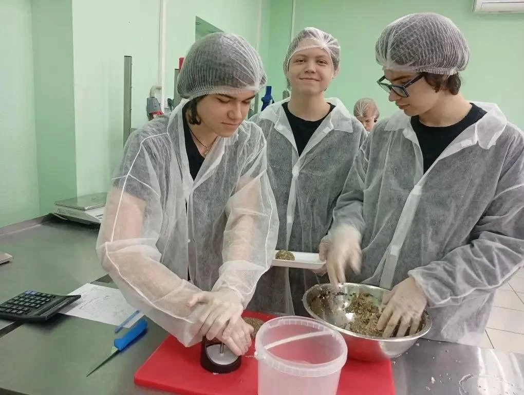 Секреты вкуса: первый шаг к кулинарному мастерству  🍽️ На профессиональной пробе «Гостеприимство» шк