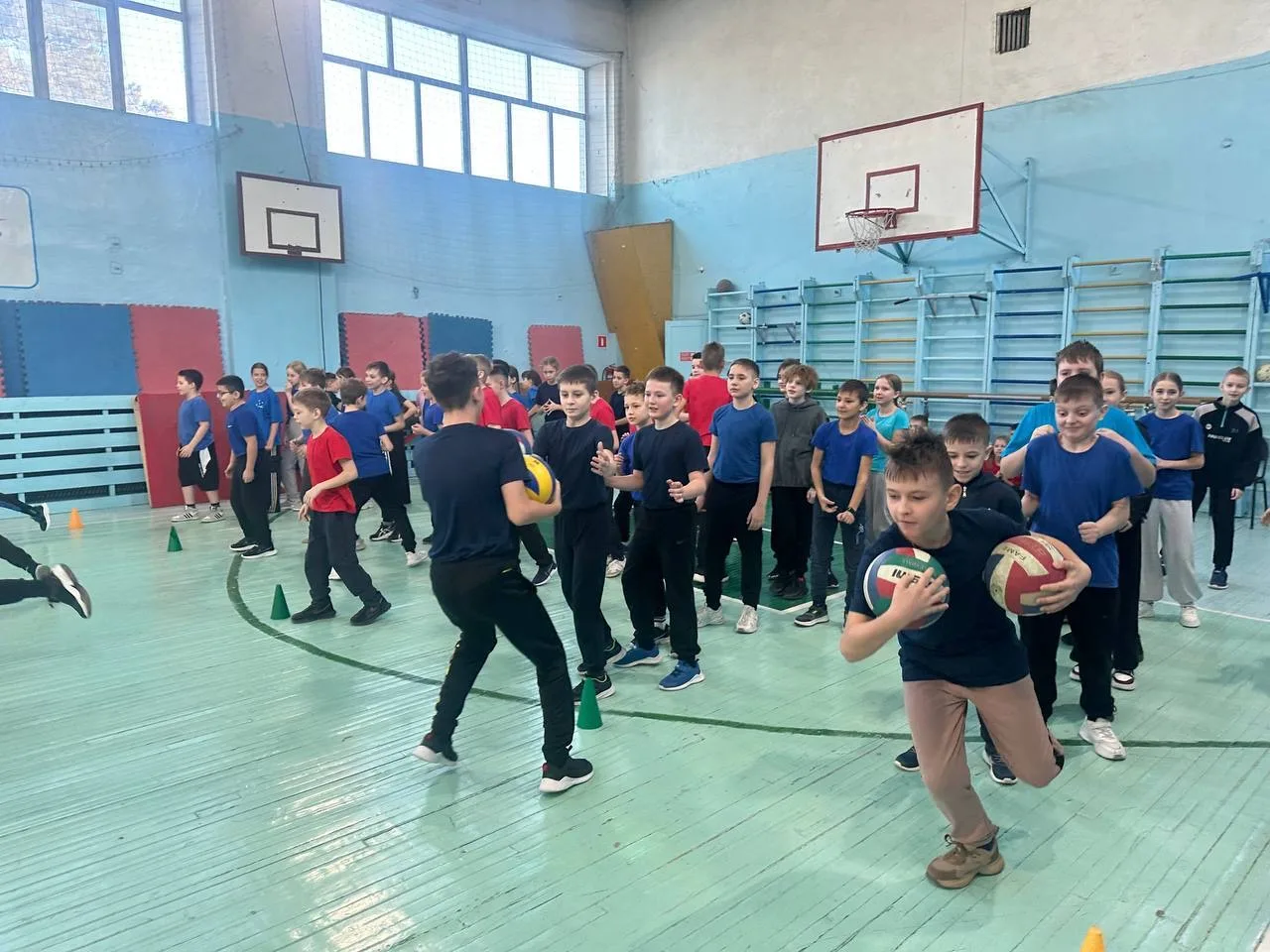 🏅💪 Спортивные эстафеты в рамках месячника оборонно-массовой работы!  В МАОУ "Школа №15 г. Благовещен