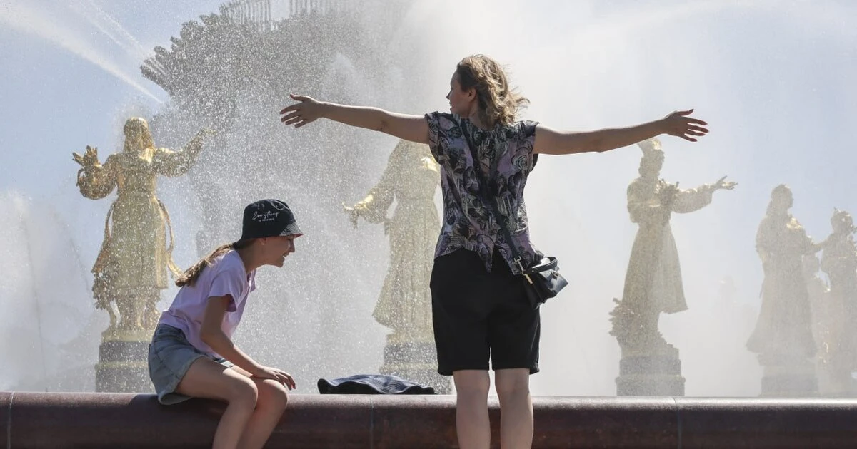 ☀️ Жара до +31 градуса накрыла Москву 

В некоторых районах температура уже достигает +31,5°C. 

При