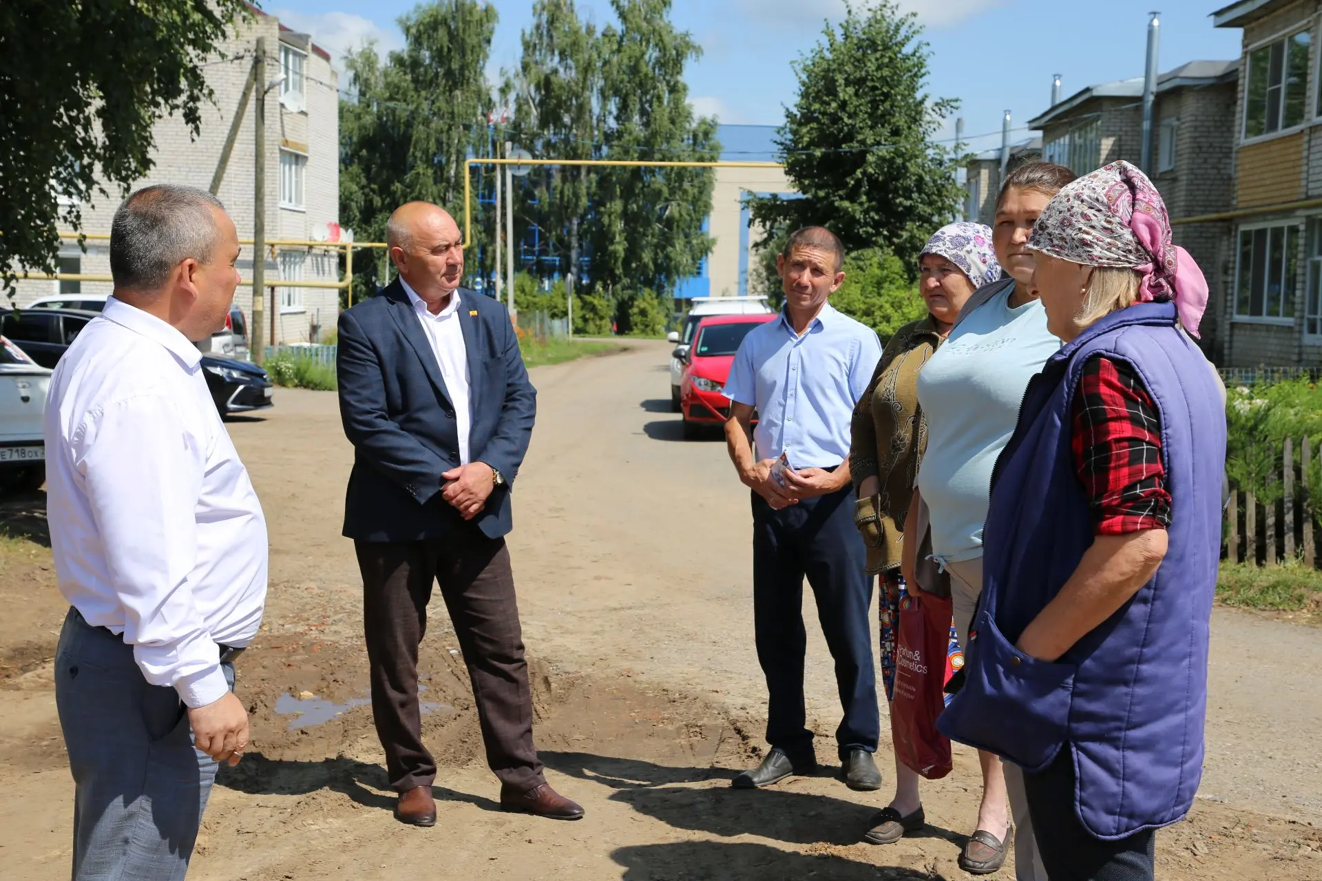 ЕИД в Янтиковском округе прошел плодотворно.

С рабочим визитом нас посетили министр строительства, 