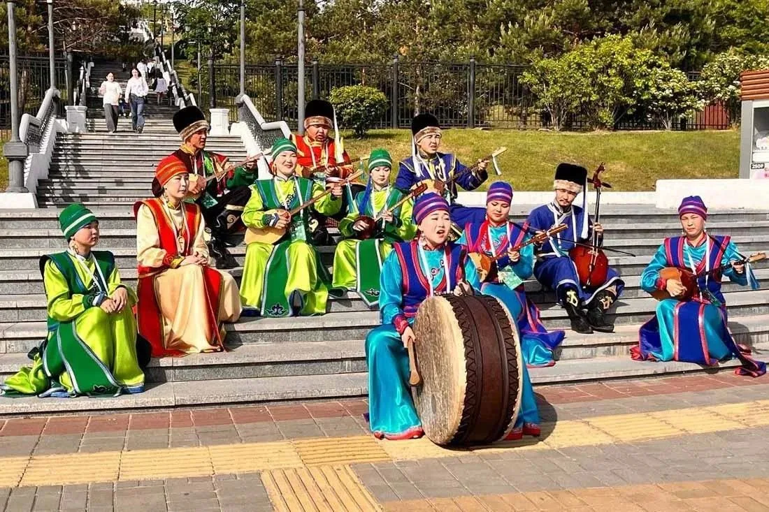 Студия «Кунчечектер» – в числе победителей на Российской студенческой весне
 
Народная алтайская мол