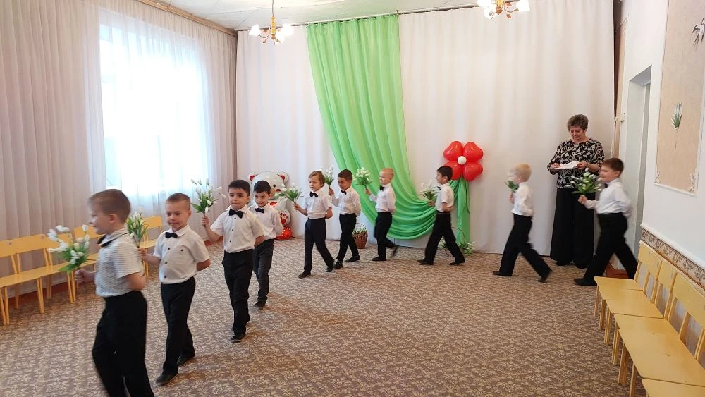 Праздник для мам в группе "Капитошка".