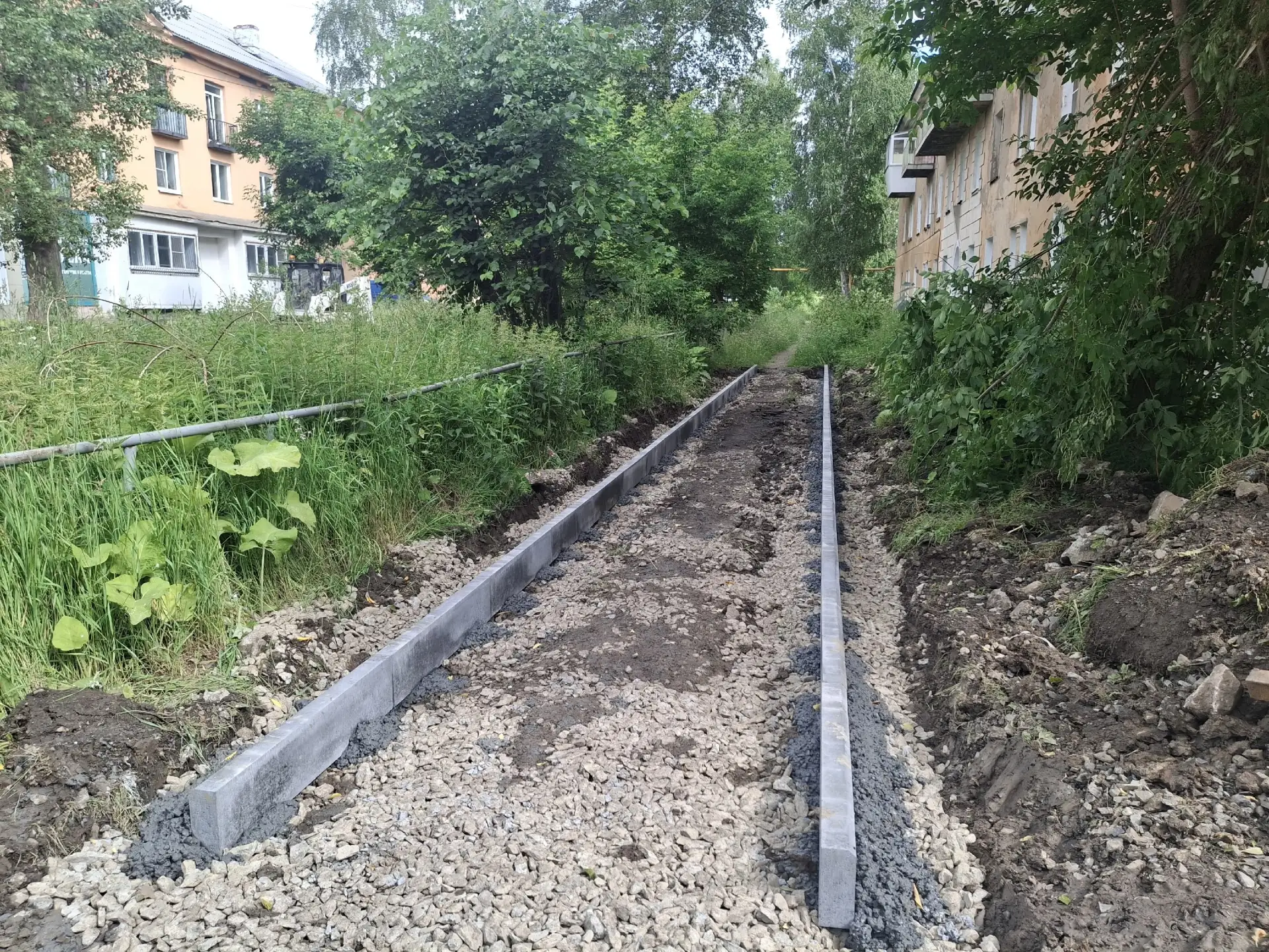 В Верхнеуфалейском городском округе в настоящее время ведутся работы по масштабному обн...