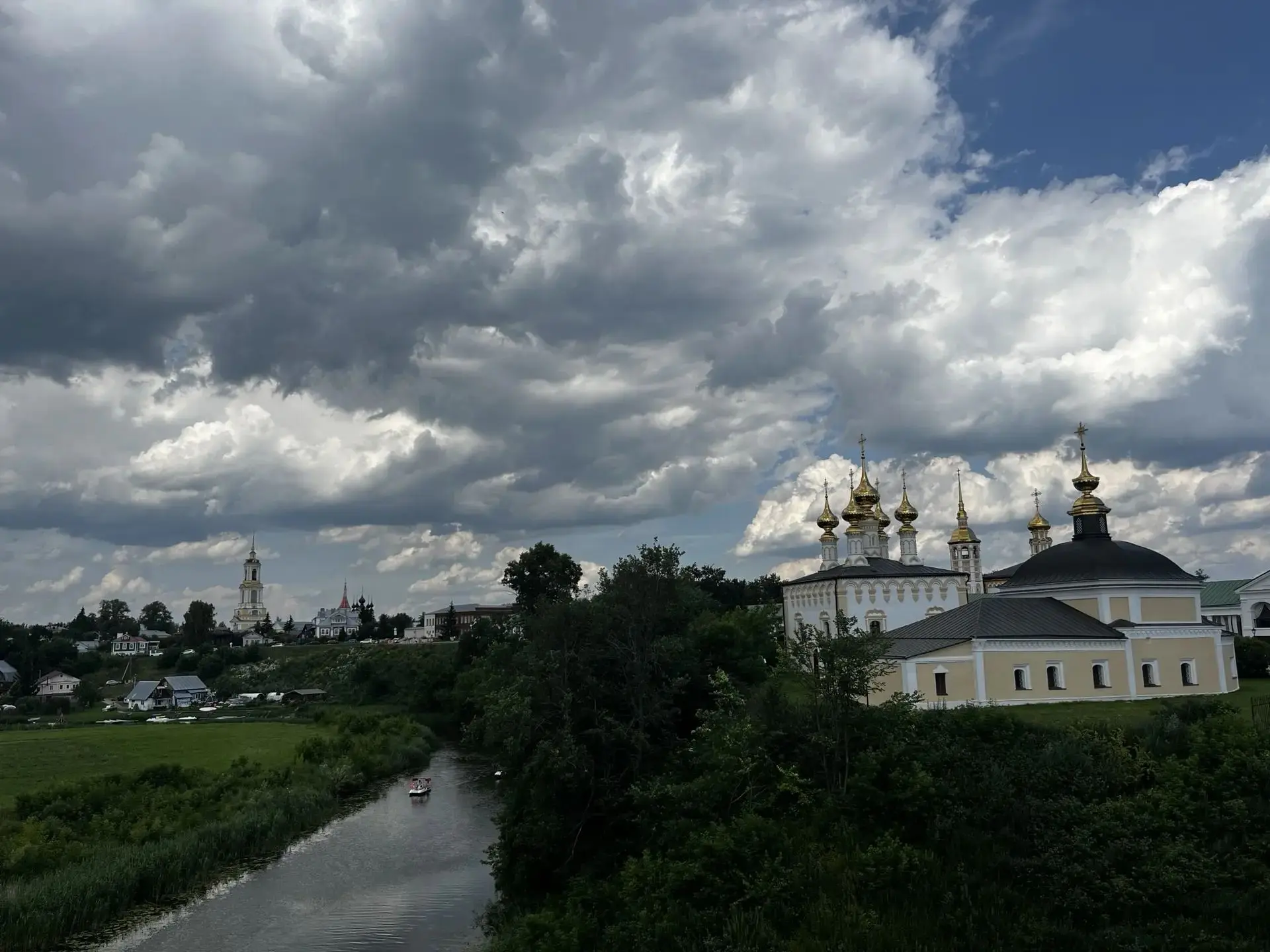 🏰 Магия Золотого кольца: путешествие во времени с семьей Соловьевых!

Наша летняя рубрика продолжае