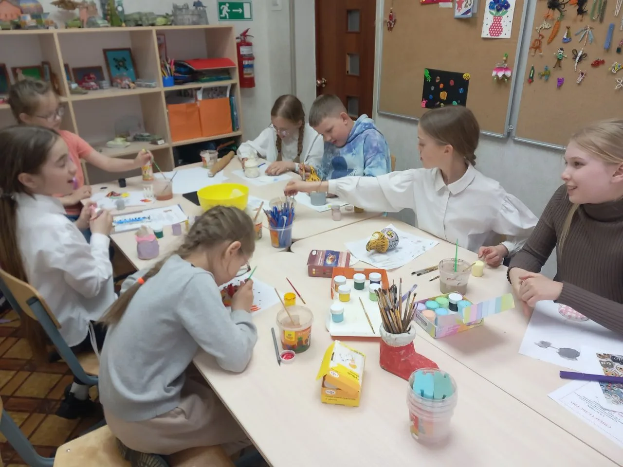 Творческий успех: сказочные домики на занятиях кружка «Любим лепить»