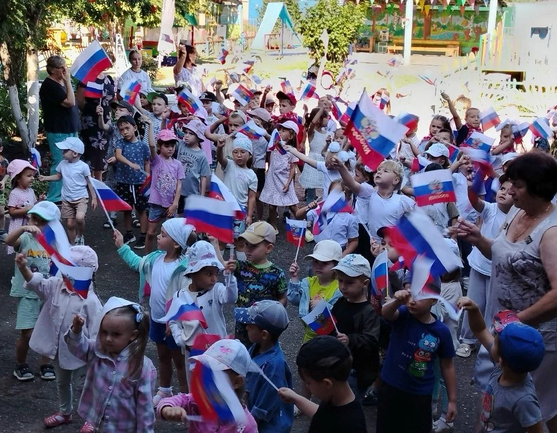 Вот и пролетела наша тематическая неделя, наполненная открытиями, звуками, красками, на...