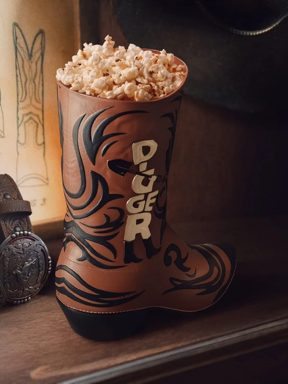 Представлено ведро для попкорна в преддверии выхода фильма «Диггер» режиссера Алехандро...