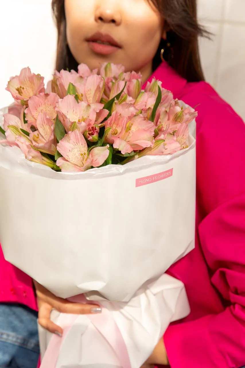 Розовая альстромерия 🎀