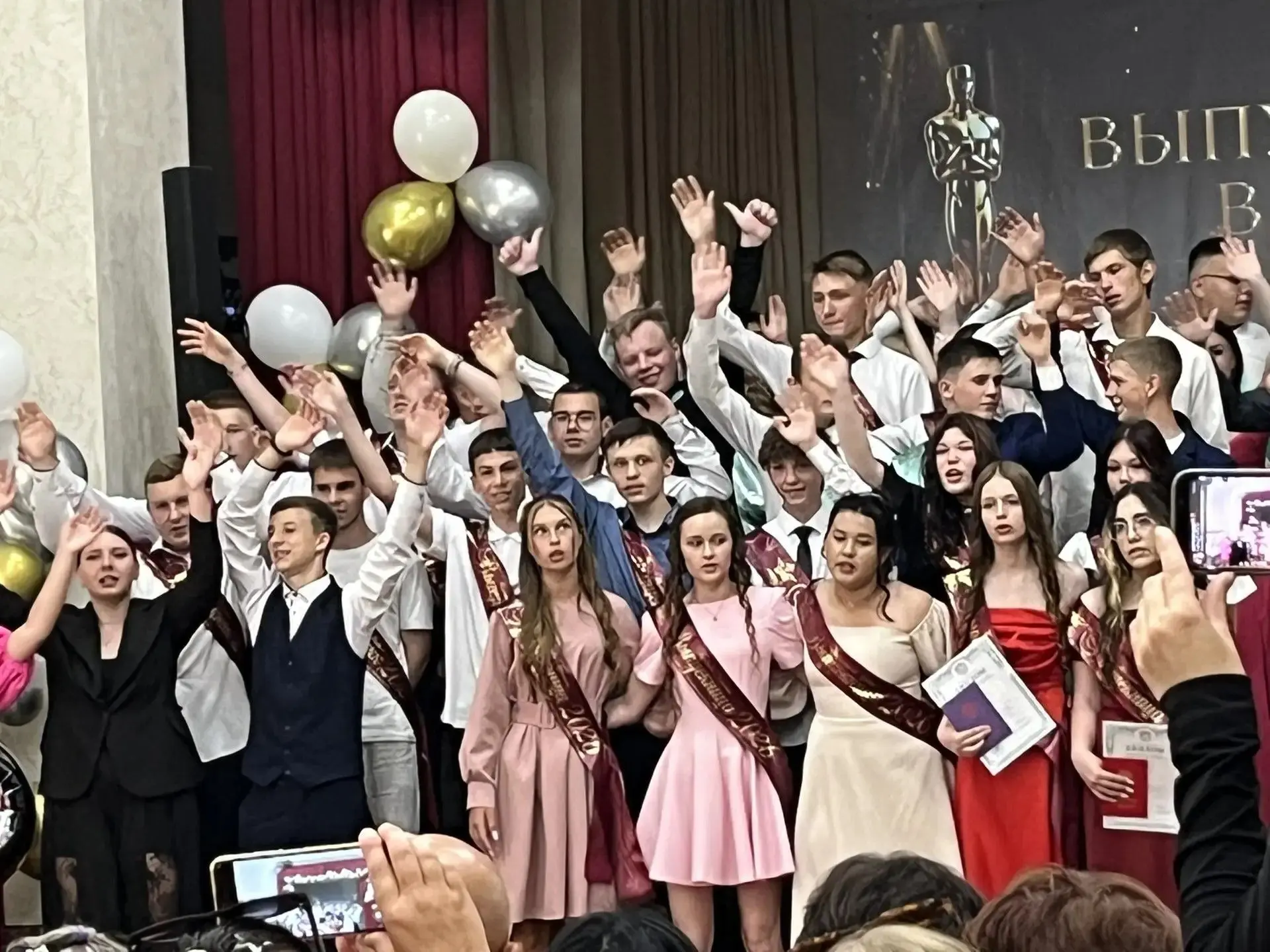 27 июня 2026 года в Новостроевской средней школе прошёл долгожданный выпускной вечер — яркое, трогат