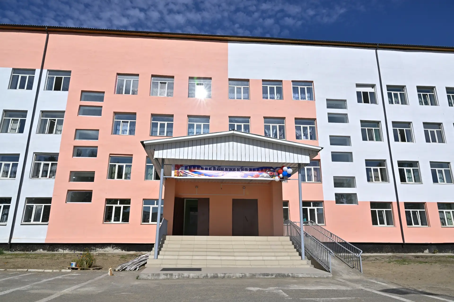 🏗По поручению Владислава Ховалыга в школе №2 г. Ак-Довурака будет построен новый спорт...