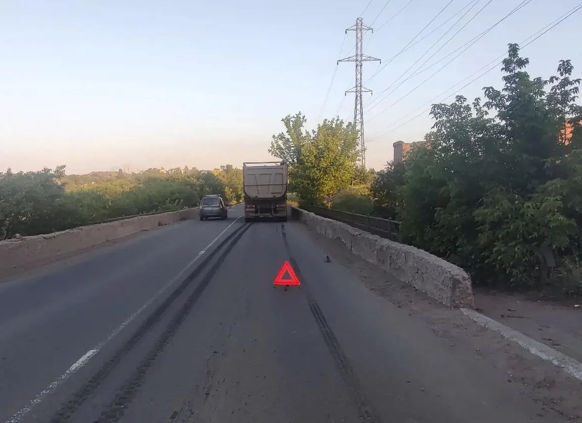 🟠В Енакиево полицейские проводят проверку по факту ДТП, в котором пострадал подросток