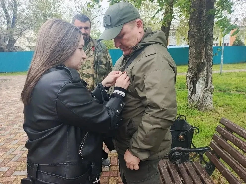 В преддверии великого праздника — Дня Победы — в нашем округе проходит патриотическая акция по разда