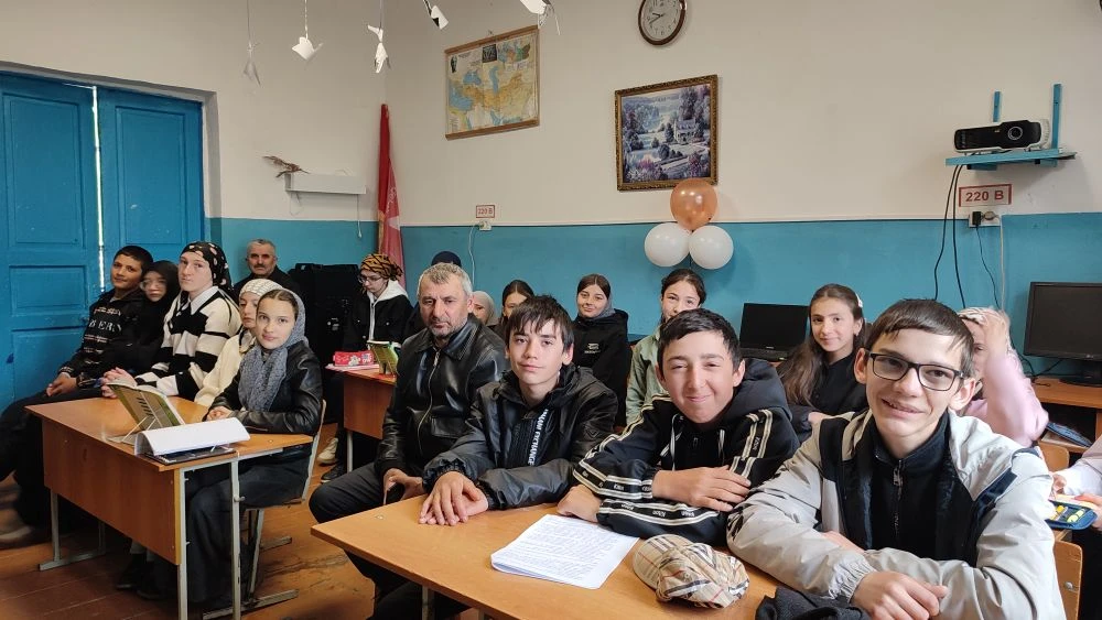 В 8-9 классах прошел классный час на тему: "Право, ответственность и безопасность: что ...