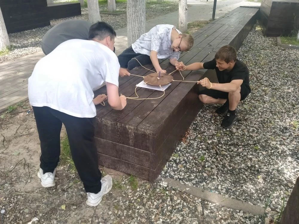 🇷🇺Тематический день «День Первых» 

В пришкольном лагере "Созвездие" прошёл тематический день - «Д