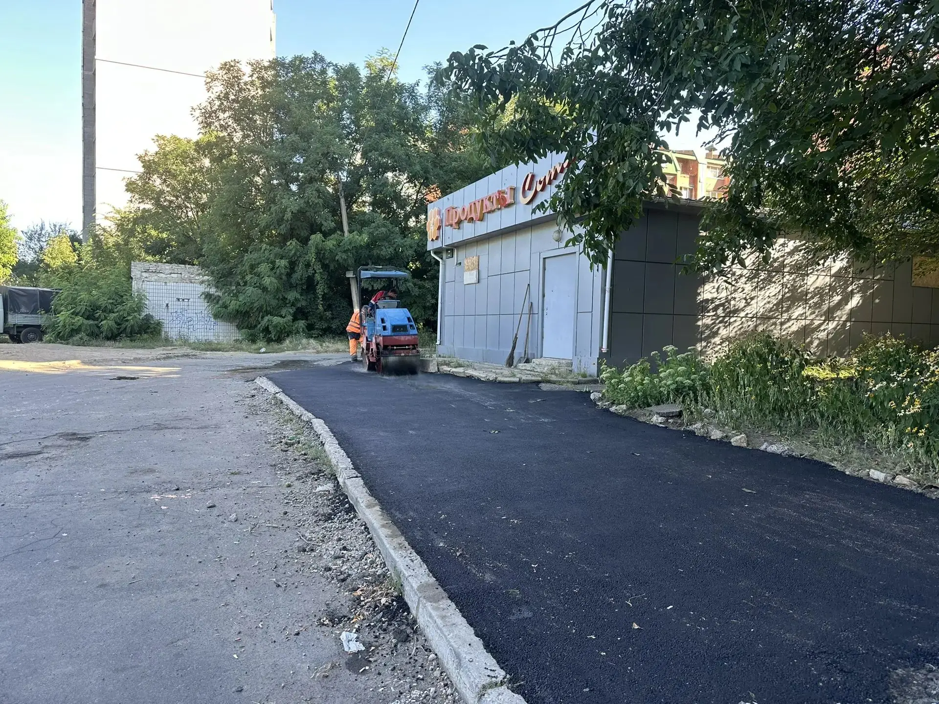 Выполнено восстановление нарушенного асфальтобетонного покрытия после работ теплосети н...