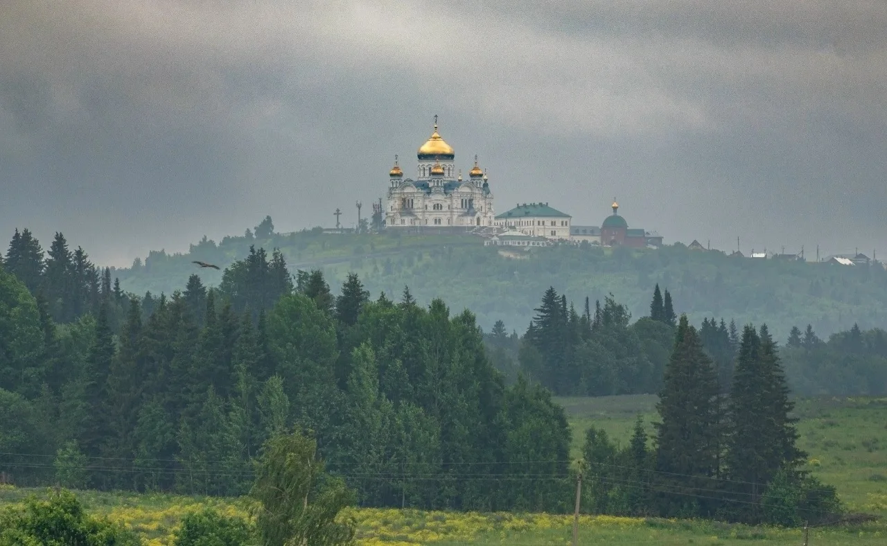 💚 Потрясающие виды села Бым и Белогорского монастыря. Кунгурский район

Фото: Алексей Сметкин

Подп