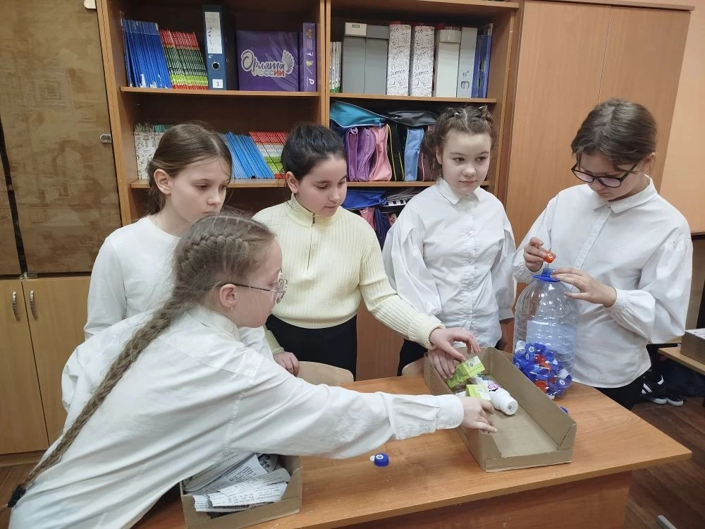 МАЛЕНЬКИЕ ШАГИ К БОЛЬШОЙ ЧИСТОТЕ! 🐜♻️  В нашей школе продолжается проект «Муравьи и раздельный сбор 