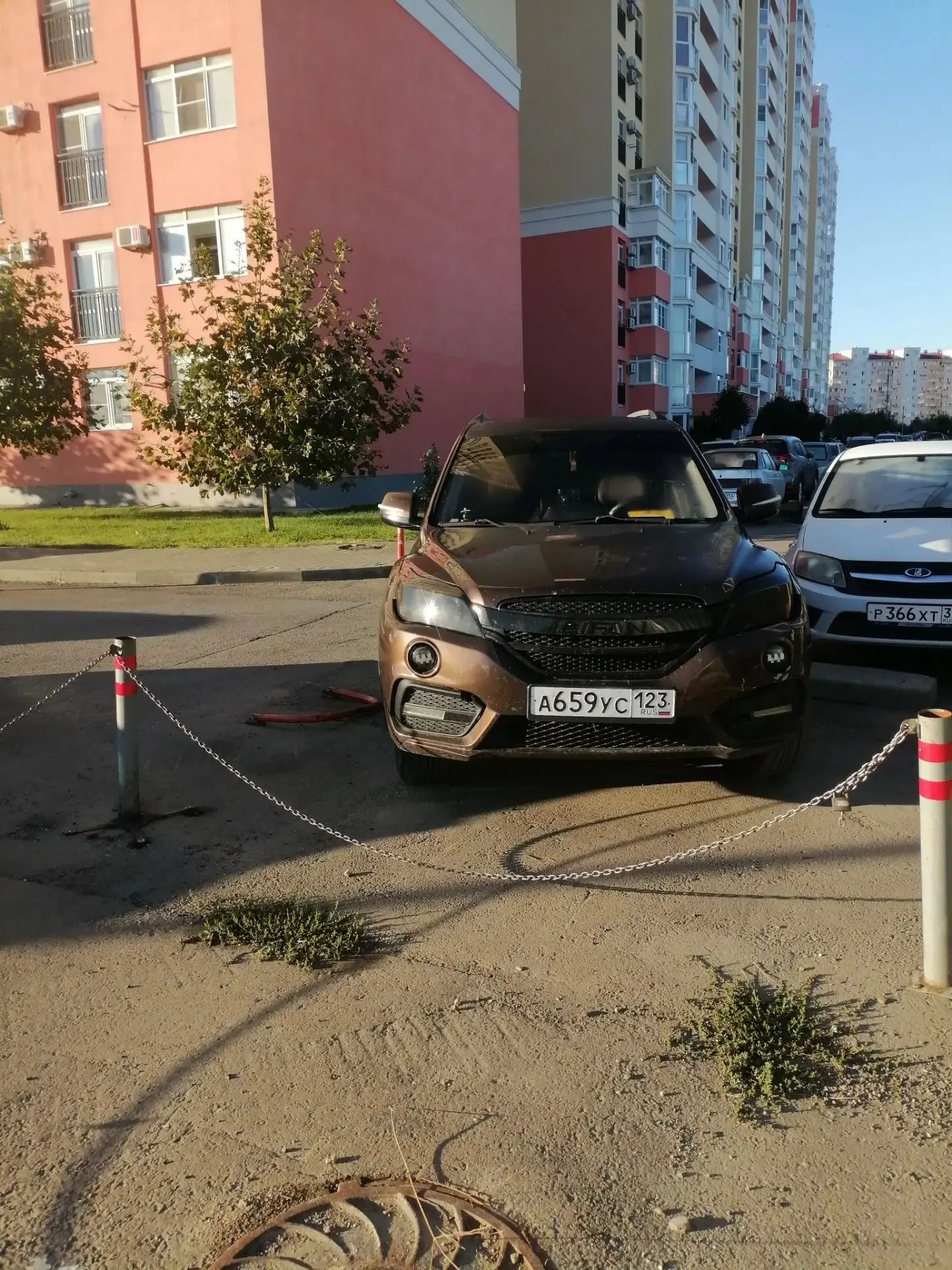 Доброе утро, жители! Просьба убрать автомобили. В ближайшее время приедет автомобиль ИЛ...
