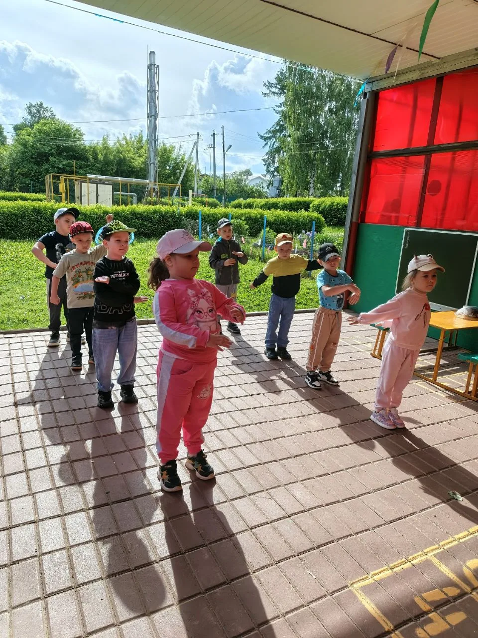 🌞 Зарядка на улице — заряд бодрости и отличного настроения! 🌿
