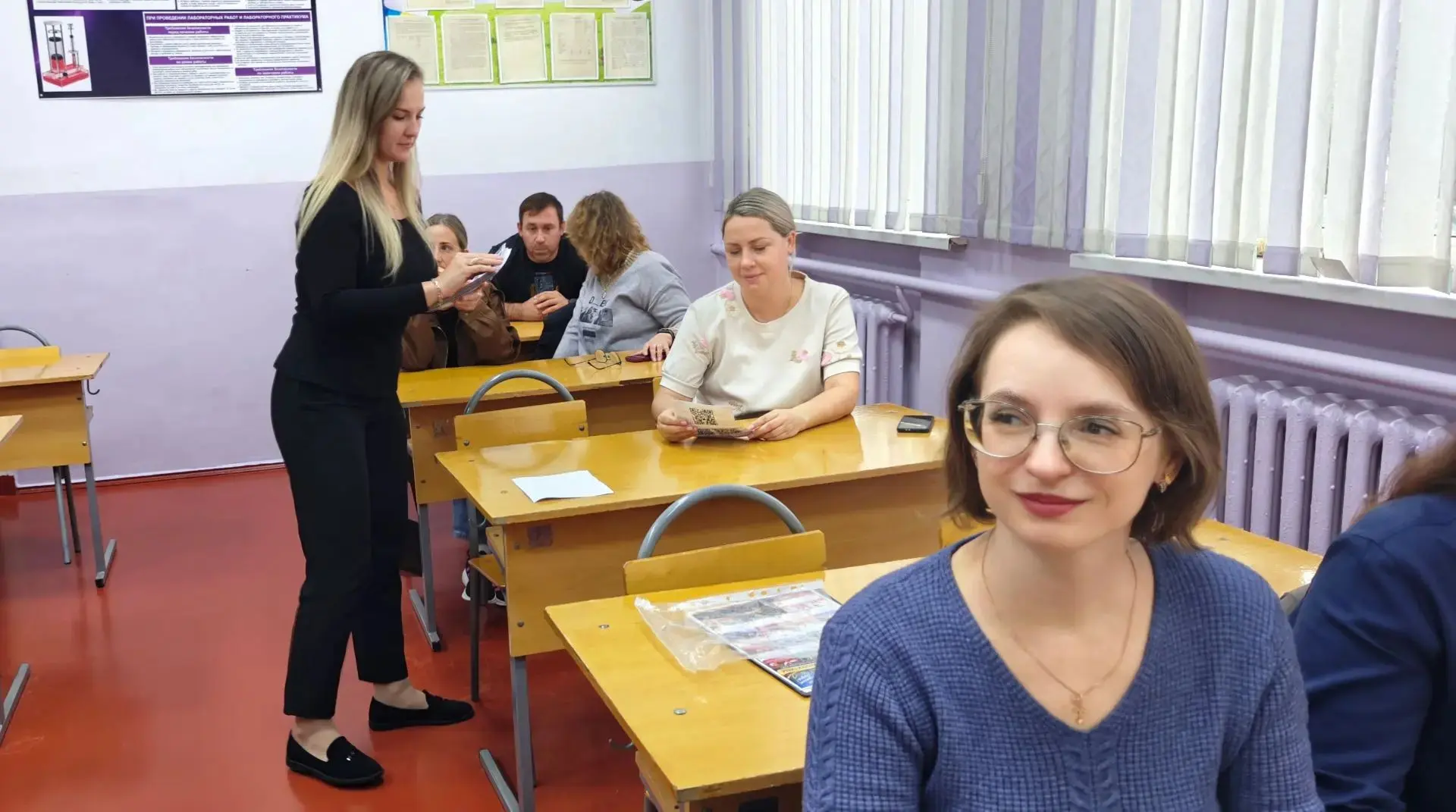 🎓🎭Специалисты РДК продолжают проводить встречи с родителями на общешкольных собраниях.