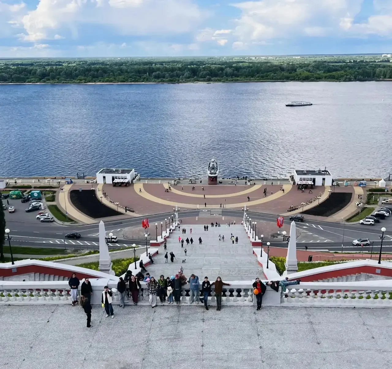 🤔 Великий или Нижний? 
В какой Новгород отправиться этим летом? 

👉 7 класс математической вертика