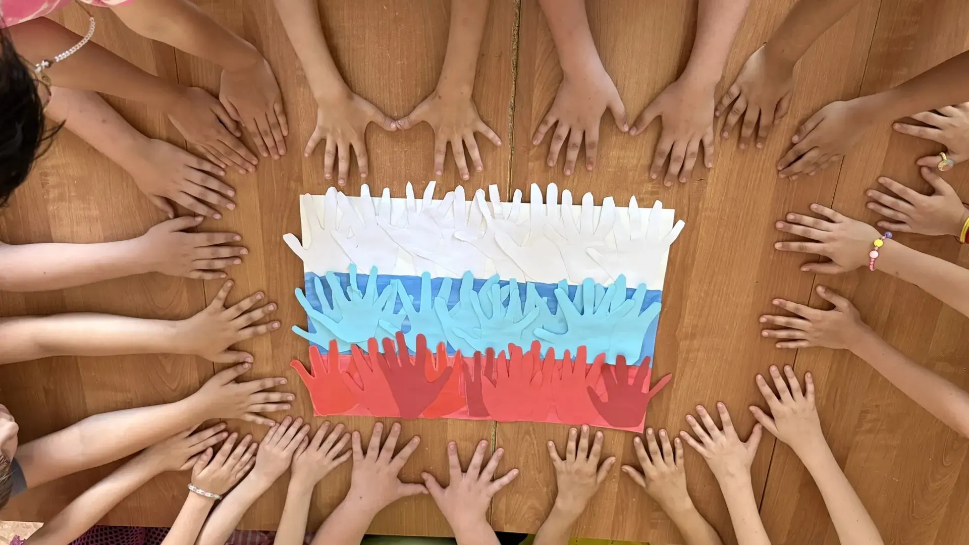 В «Простоквашино» юные патриоты спели о России и нарисовали стенгазеты

ПРОСТОКВАШИНО, 11 июня. Сего