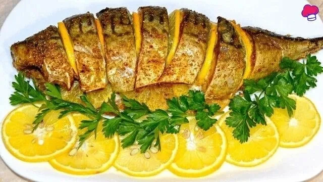 СКУМБРИЯ, ЗАПЕЧЁННАЯ В ФОЛЬГЕ С ЛИМОНОМ И СПЕЦИЯМИ