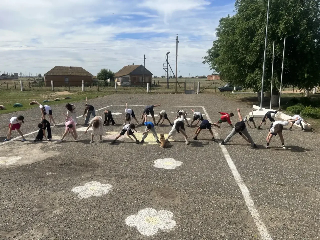 🌞 День второй: энергия, спорт и командный дух!

Второй день нашего ЛДП «Солнг» начался с бодрящей з