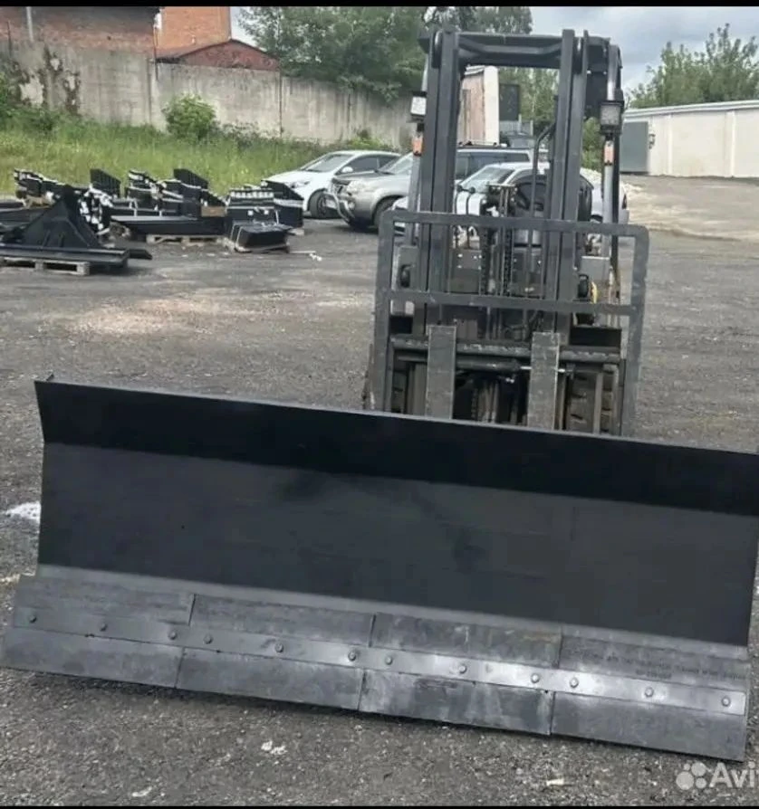 Отвал снегоуборочный для вилочного погрузчика. L-2000( с механическим поворотом)усиленн...