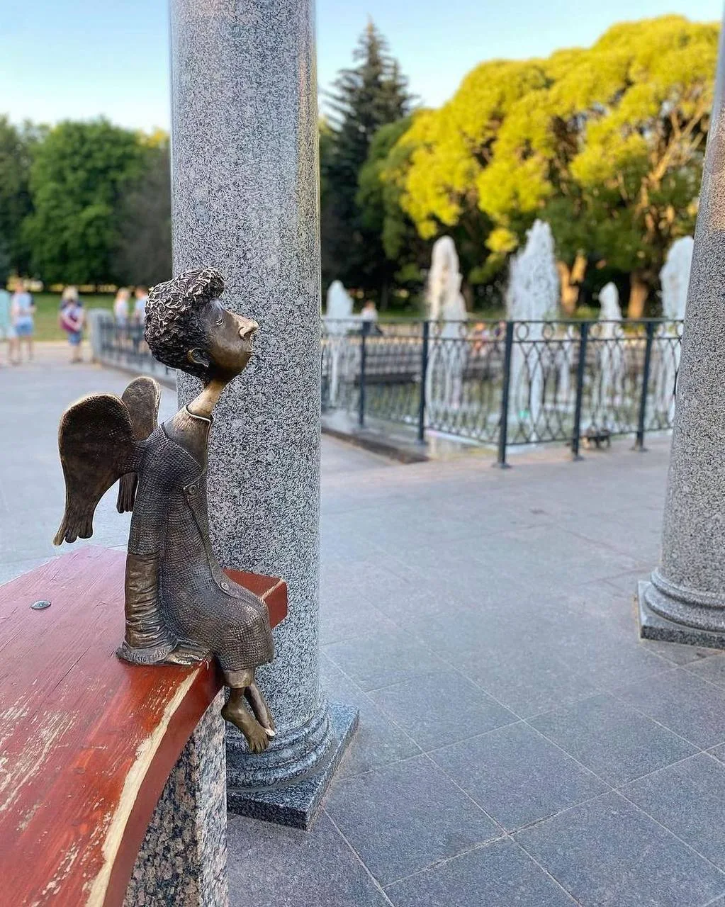 👼🏻Знали ли вы, что в Любашинском саду обитает ещё один удивительный Петербургский Анг...